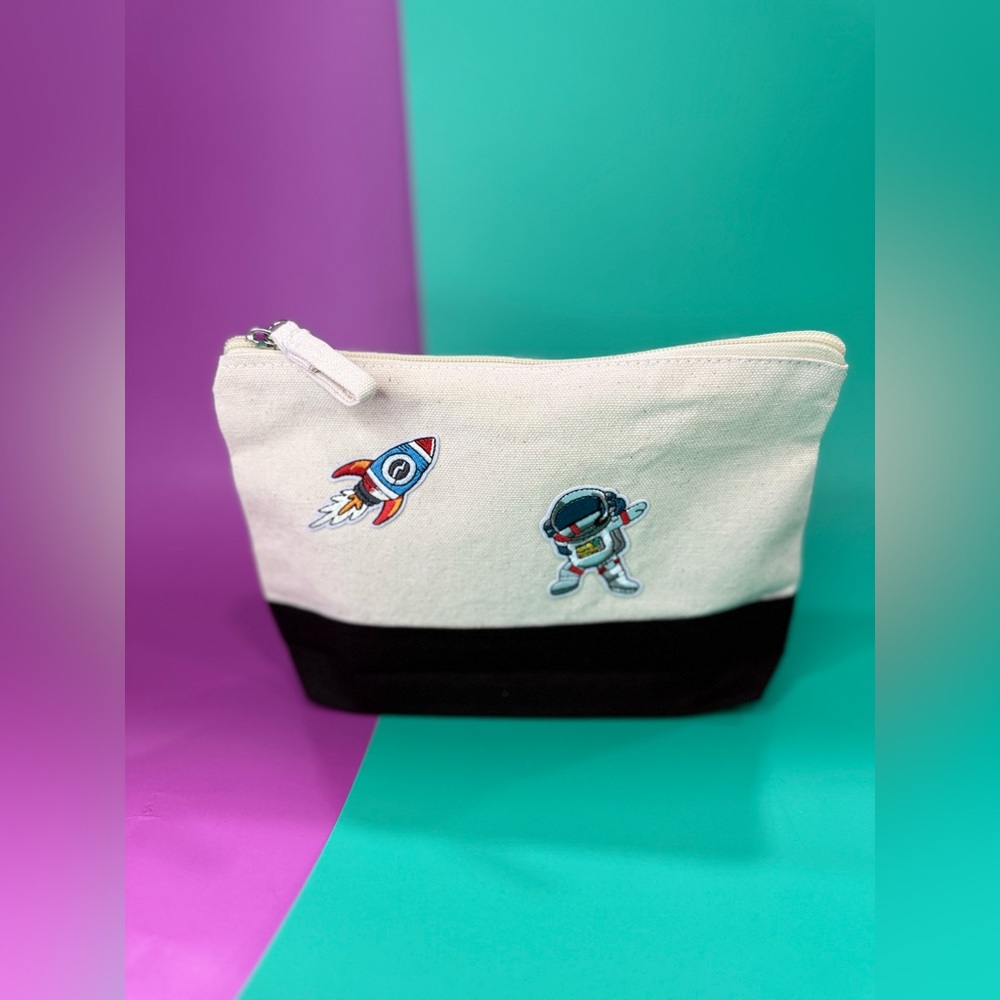 Small Pouch: Astro Friends